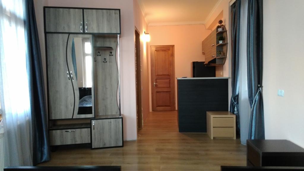Anano Apartment On Botanikuri Tbilisi Room photo